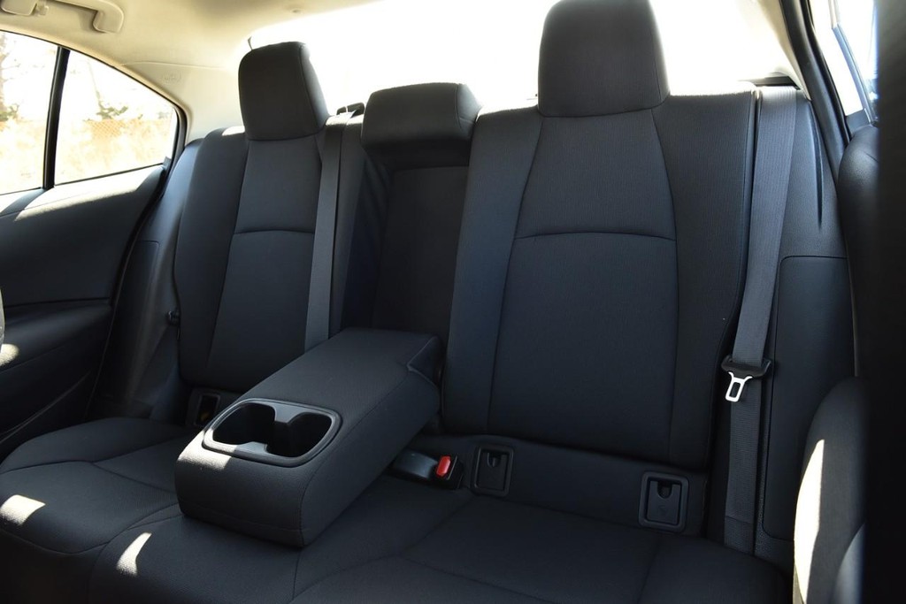 Toyota Corolla Vehicle Full-screen Gallery Image 16