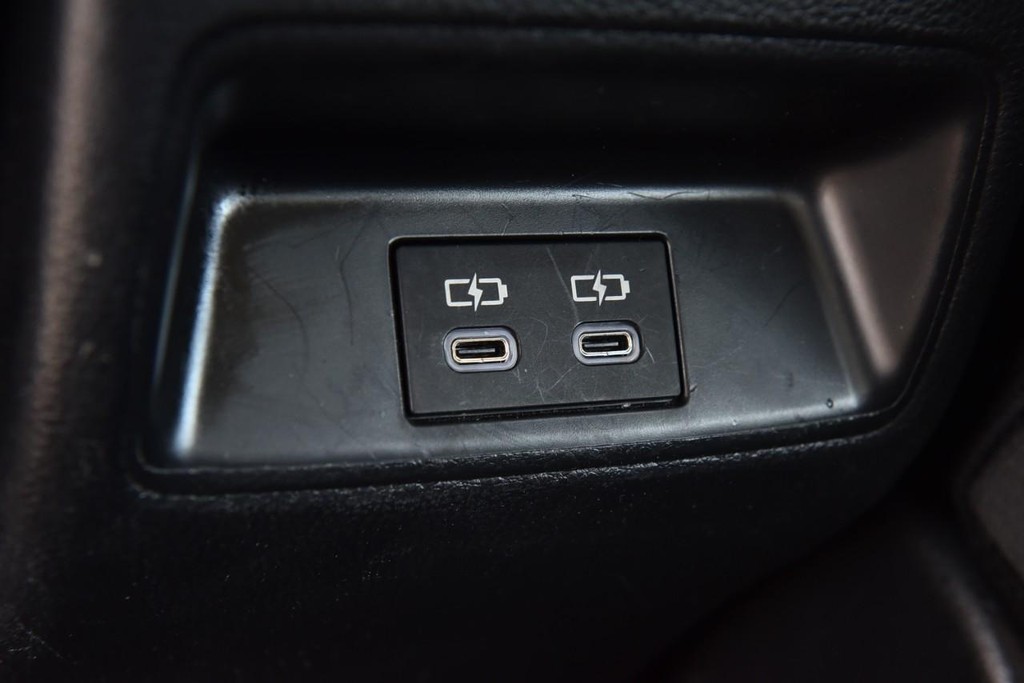 Toyota Corolla Vehicle Full-screen Gallery Image 17