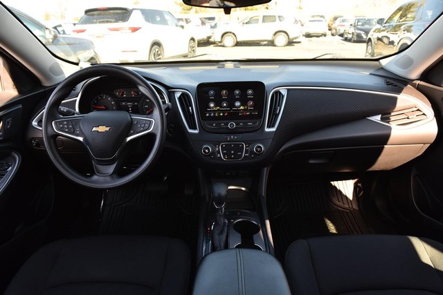 Chevrolet Malibu Vehicle Full-screen Gallery Image 08