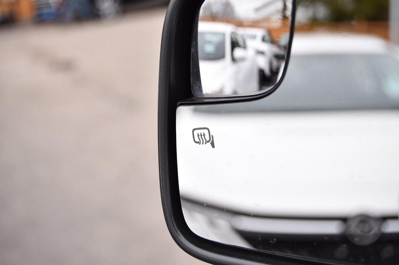 Ford Explorer Vehicle Full-screen Gallery Image 10