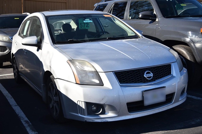 Nissan Sentra Vehicle Image 04