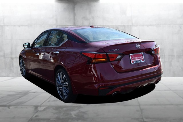 Nissan Altima Vehicle Image 07