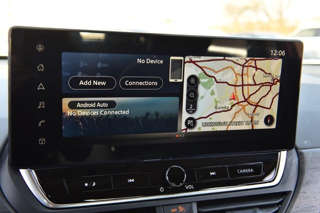 Nissan Altima Vehicle Image 17