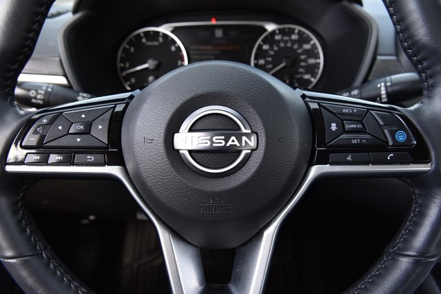 Nissan Altima Vehicle Image 21