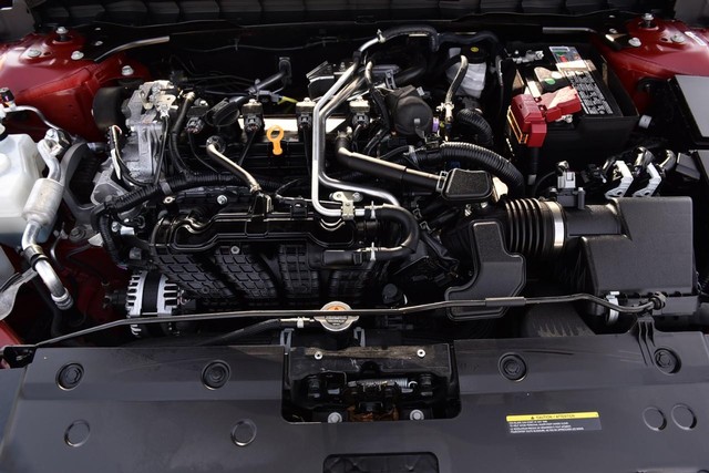 Nissan Altima Vehicle Image 28