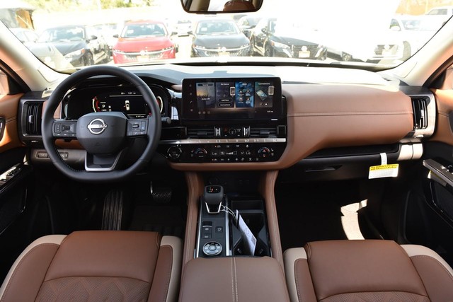 Nissan Pathfinder Vehicle Image 08