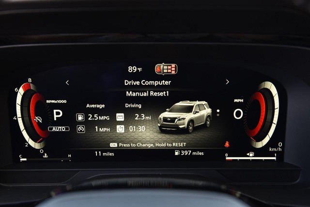 Nissan Pathfinder Vehicle Image 13