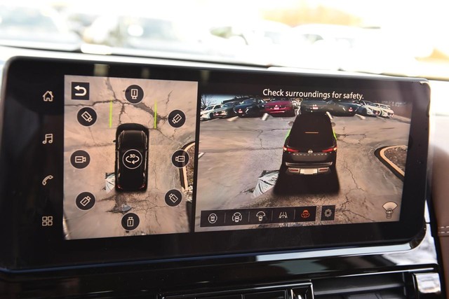 Nissan Pathfinder Vehicle Image 17