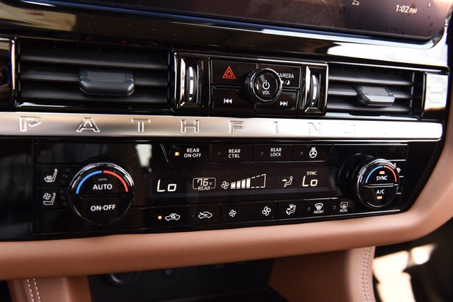 Nissan Pathfinder Vehicle Image 21