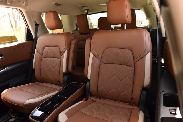 Nissan Pathfinder Vehicle Image 28