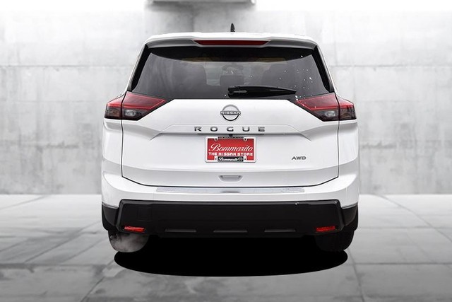 Nissan Rogue Vehicle Image 06