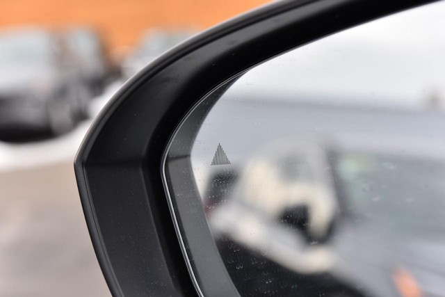 Nissan Rogue Vehicle Image 10