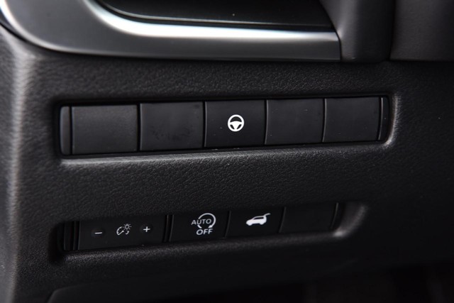 Nissan Rogue Vehicle Image 11