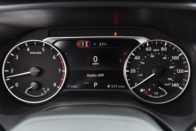 Nissan Rogue Vehicle Image 12