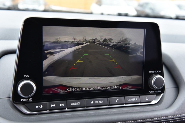 Nissan Rogue Vehicle Image 13