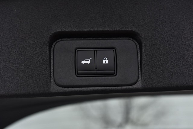 Nissan Rogue Vehicle Image 25