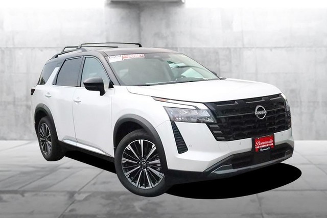 Nissan Pathfinder Vehicle Image 02