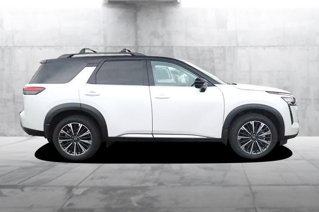 Nissan Pathfinder Vehicle Image 05