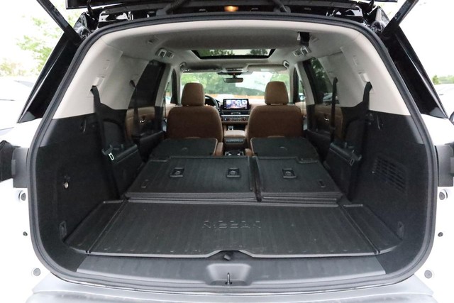 Nissan Pathfinder Vehicle Image 09