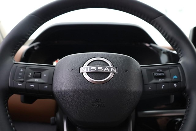 Nissan Pathfinder Vehicle Image 13
