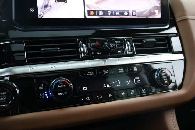 Nissan Pathfinder Vehicle Image 17