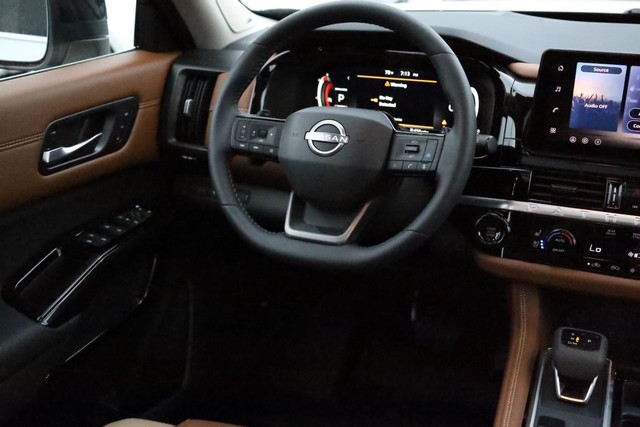 Nissan Pathfinder Vehicle Image 25
