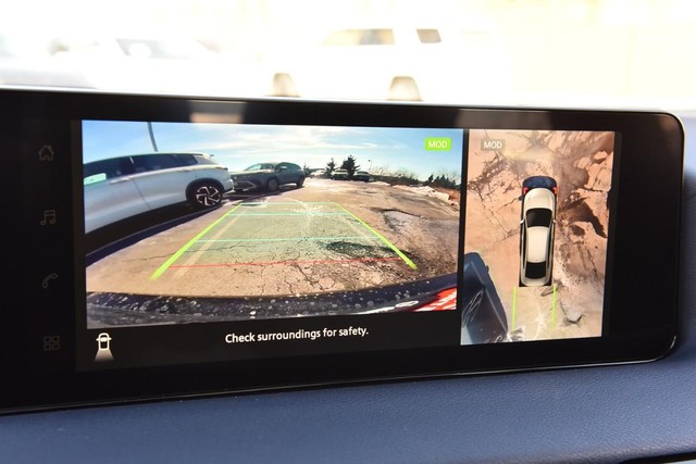 Nissan Sentra Vehicle Full-screen Gallery Image 14