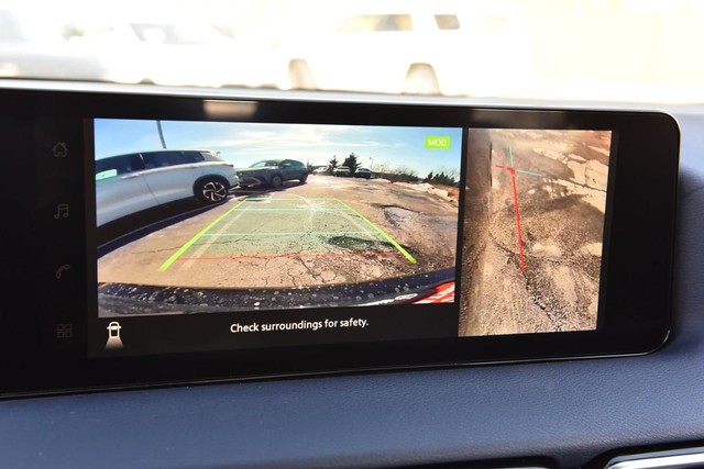 Nissan Sentra Vehicle Full-screen Gallery Image 15