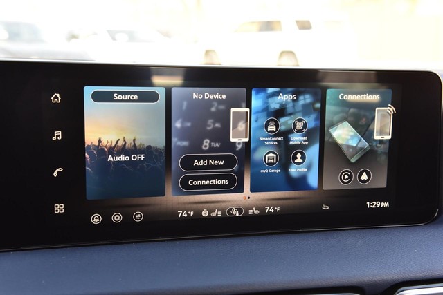 Nissan Sentra Vehicle Full-screen Gallery Image 18