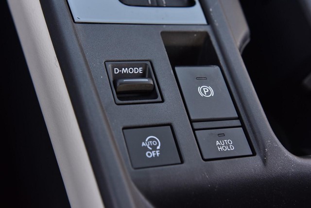 Nissan Sentra Vehicle Full-screen Gallery Image 22