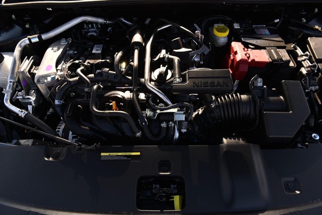 Nissan Sentra Vehicle Full-screen Gallery Image 30