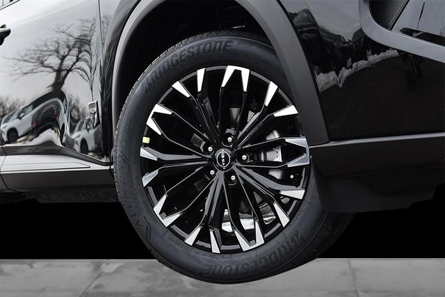 Nissan Rogue Vehicle Image 03