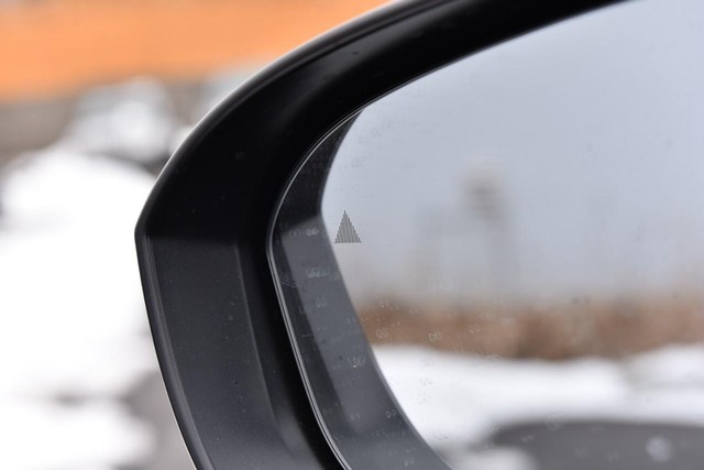 Nissan Rogue Vehicle Image 10