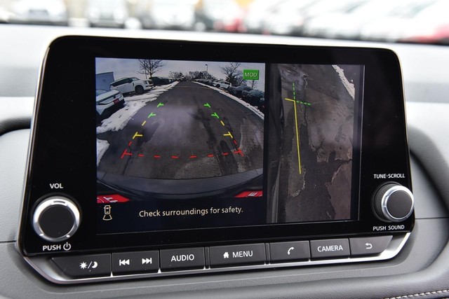 Nissan Rogue Vehicle Image 14