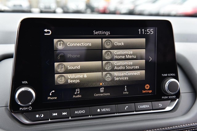 Nissan Rogue Vehicle Image 17