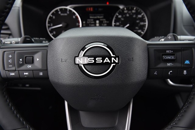 Nissan Rogue Vehicle Image 21