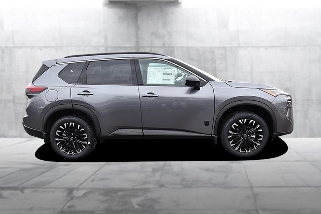 Nissan Rogue Vehicle Image 05