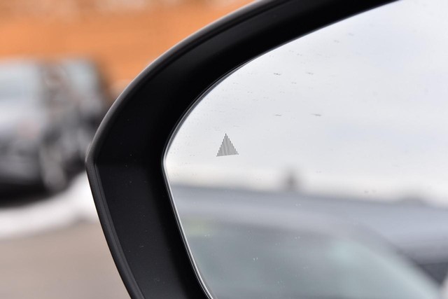 Nissan Rogue Vehicle Image 10