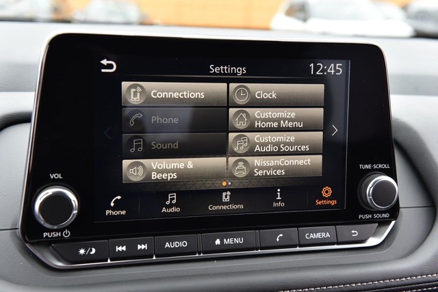 Nissan Rogue Vehicle Image 17