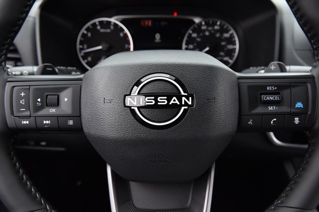 Nissan Rogue Vehicle Image 21