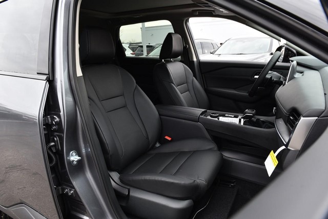 Nissan Rogue Vehicle Image 23