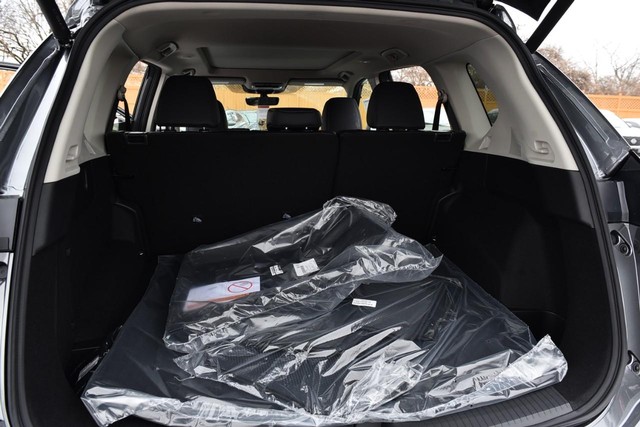 Nissan Rogue Vehicle Image 28