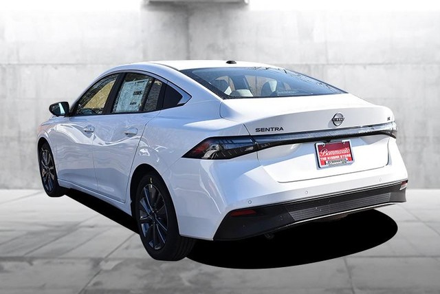 Nissan Sentra Vehicle Image 07