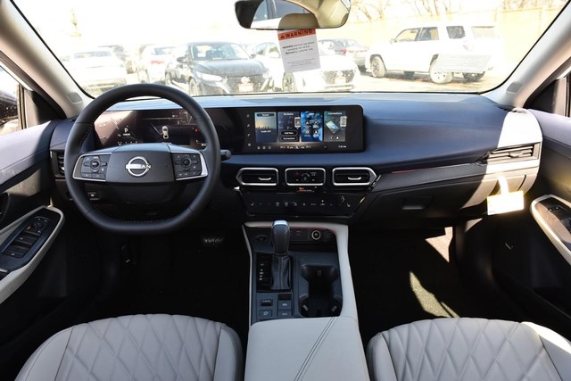 Nissan Sentra Vehicle Image 08