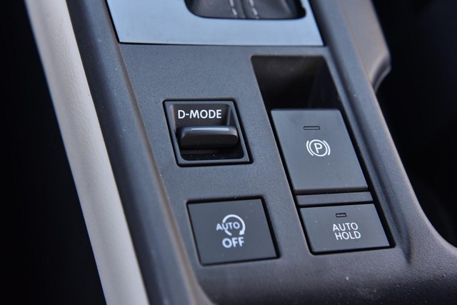 Nissan Sentra Vehicle Image 22