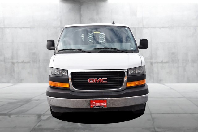 GMC Savana Cargo Van Vehicle Image 04