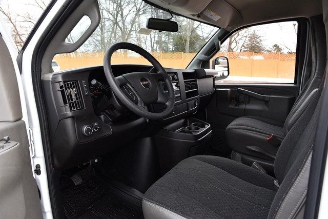 GMC Savana Cargo Van Vehicle Image 08