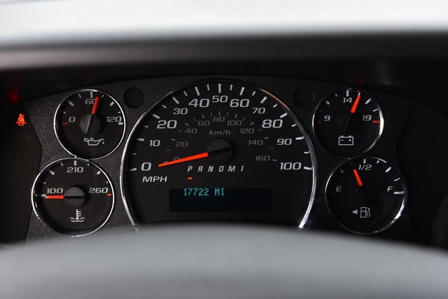 GMC Savana Cargo Van Vehicle Image 13