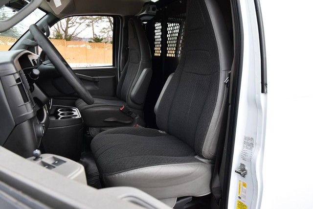 GMC Savana Cargo Van Vehicle Image 18