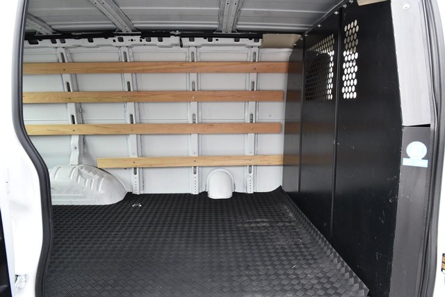 GMC Savana Cargo Van Vehicle Image 20